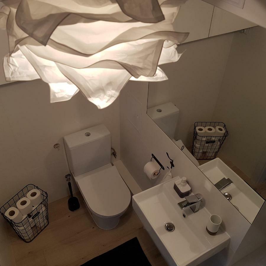 Black Rose Apartament Targi 3 Km, F-Ry Vat 凯尔采 外观 照片